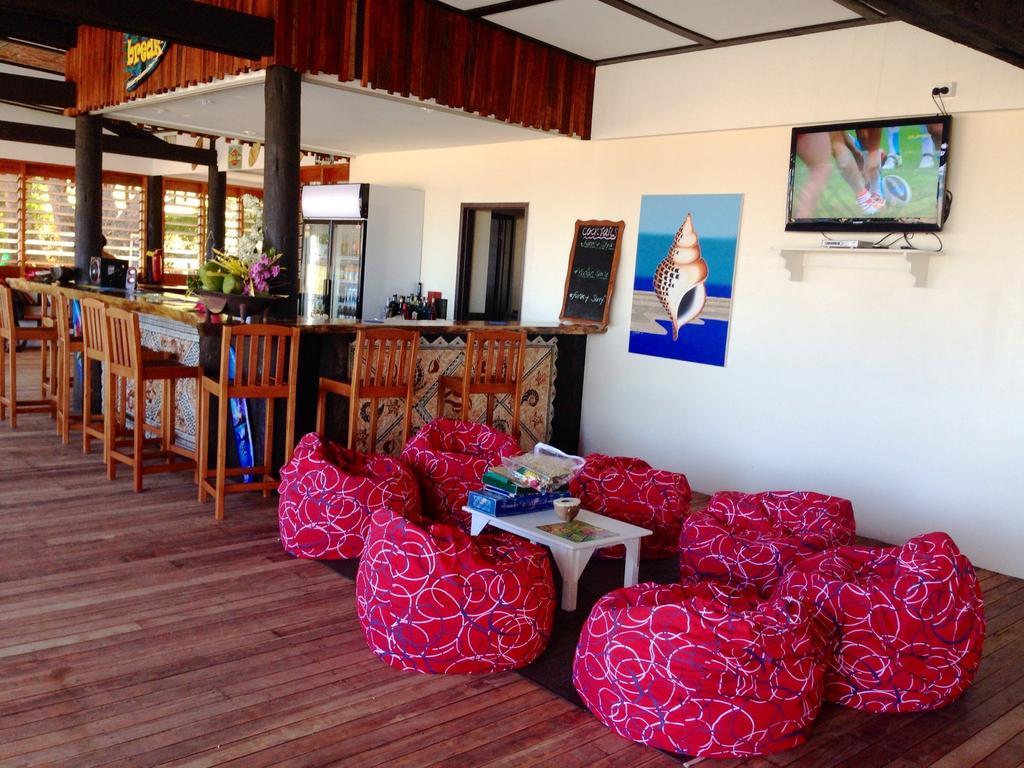 Funky Fish Beach & Surf Resort Solevu Kültér fotó